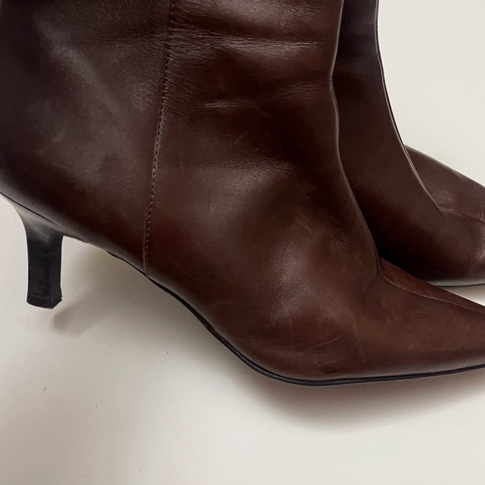 Anne Klein Leather Rich Brown Kitten Heeled Boots Chic Classy Workwear Preppy - Picture 4 of 16